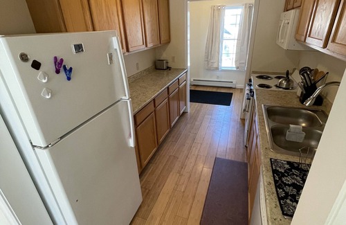 Bar Harbor Apartment | Cozy in-town Bar Harbor apt!