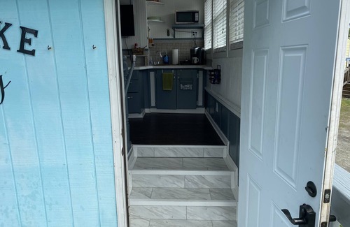 Ocracoke Cottage | Cozy Island Cottage, centrally located in the Heart of the Village