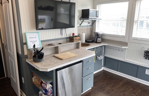Ocracoke Cottage | Cozy Island Cottage, centrally located in the Heart of the Village