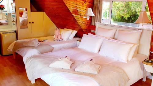 Knysna Apartment | Cozy Island Living at The Grove cottage