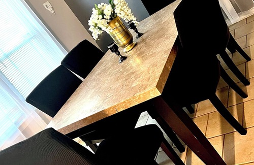 Kansas City House | Cozy KC Home 6 beds Arcade & Pool Table 15Min> PNL