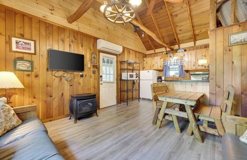 Greentown Cabin | Cozy Lake Cabin #1 w/boatdock