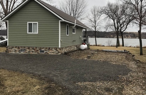 Sisseton Cabin | Cozy lake cabin on Lake Traverse.