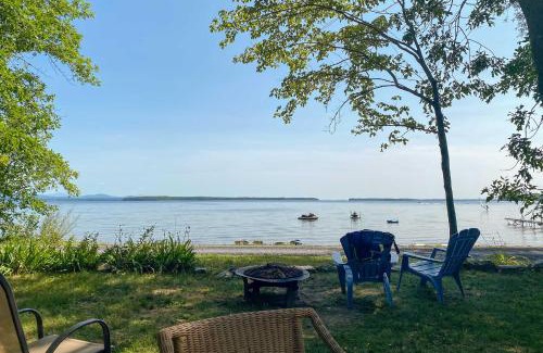 North Hero House | Cozy Lake Champlain Cottage with Private Beach!