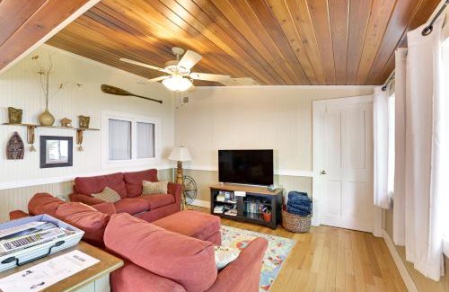 North Hero House | Cozy Lake Champlain Cottage with Private Beach!