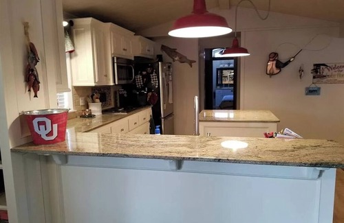 Hoyt House | Cozy Lake Eufaula Getaway