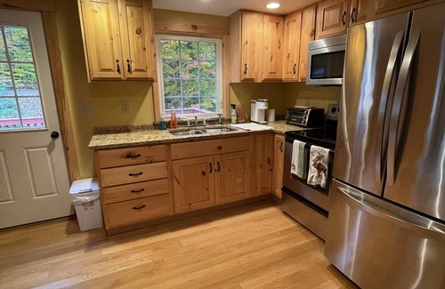 West Bridgton House | Cozy lake house in Knights Hill!