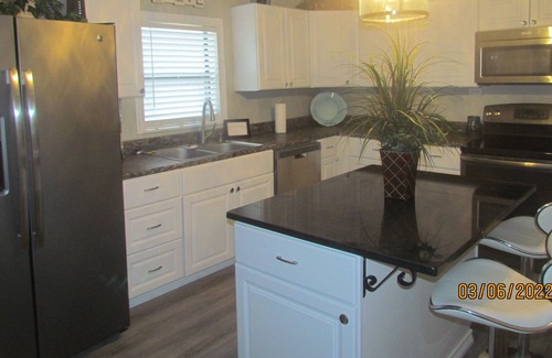 Gordonville House | Cozy Lake Texoma Retreat!! Family Sized Home!