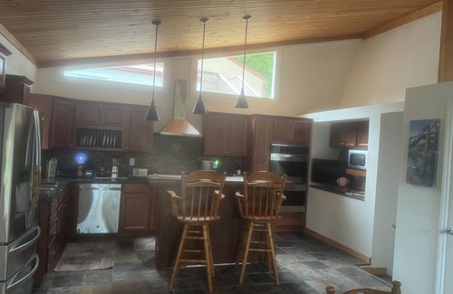 Leesville Apartment | Cozy Lakefront 2-Bedroom First-Floor Retreat