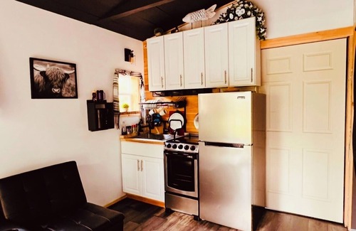 Palermo House | Cozy Lakehouse on Sheepscot Pond. Scenic views of the Lake & Bird Sanctuary.