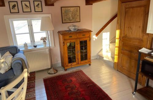 Holo House | Cozy lodge at horse farm with lake and sauna