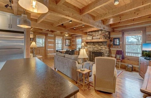 Zionville Cabin | Cozy Log Cabin, Mountain views, HOT TUB, & Fire Pit- accepting renters!