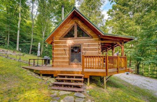 Bean Station House | Cozy Log Cabin on 11 Acres 3 Mi to Cherokee Lake!