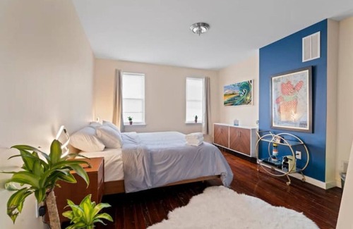 Olde Richmond House | Cozy Luxe Living in Philly with Private Sauna