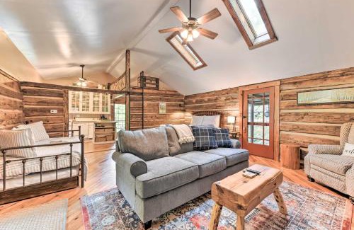 Clyde Apartment | Cozy Mama Bear Cabin with Mountain Views!