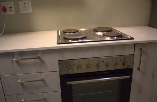 Greater Johannesburg Metropolitan Area Apartment | Cozy Midrand Studio - Next to Gautrain Station + wifi