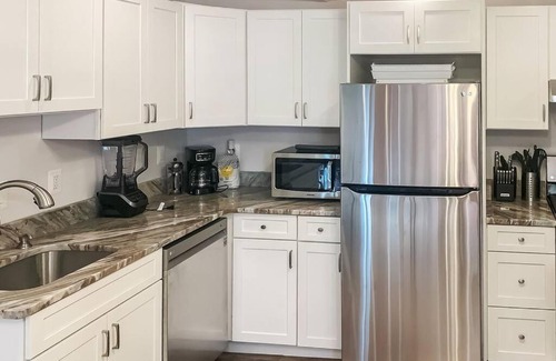 Fells Point Apartment | Cozy Modern Apt in the Heart of Fells Point!