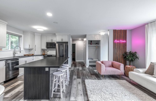 Sudbury House | Cozy, modern home in New Sudbury! Close to major highways and walking trails.