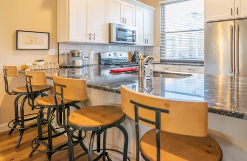 LaSalle Park House | Cozy & Modern Soulard 4BR & Game Room/ABODEbucks