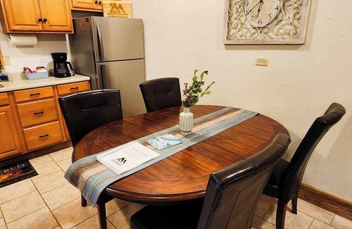 Champion Cabin | Cozy Mountain Cabin~ Near Seven Springs!