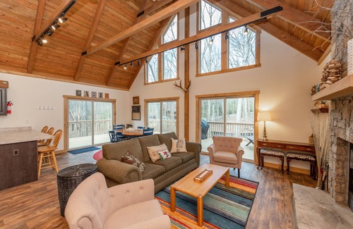 Sky Valley House | Cozy Mountain Retreat w/Hot Tub & Fire Pit