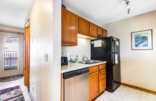 Wildernest Condo | Cozy mountain view condo w/private balcony