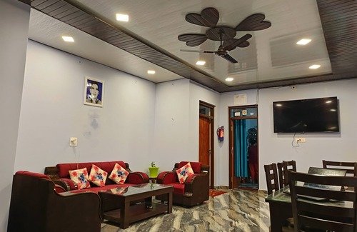 Mukteshwar Bed & Breakfast | Cozy Mukteshwar homestay with Himalayan views and warm local hospitality.