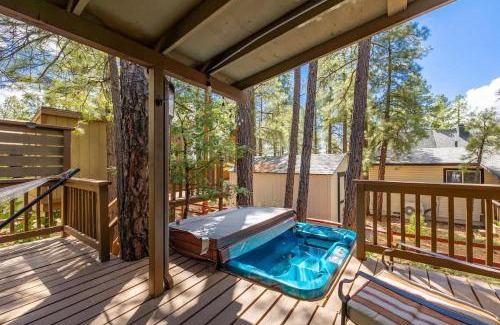 Munds Park House | Cozy Munds Park Cabin with Private Hot Tub