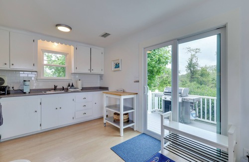 Narragansett Cottage | Cozy Narragansett Cottage w/Dock & Outdoor Shower