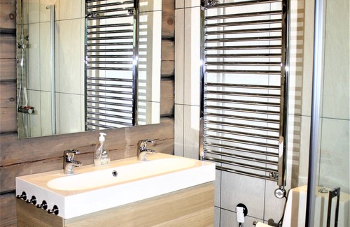 Perstorp Cabin | Cozy new built log house at lake with all extras