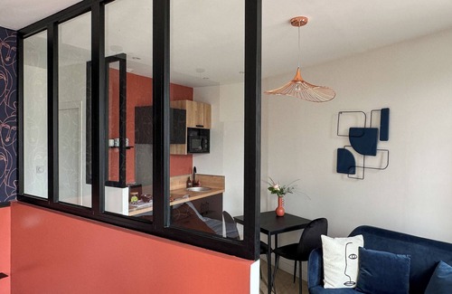 Centre Ville Apartment | Cozy Niort Tuscan Red Studio cocooning