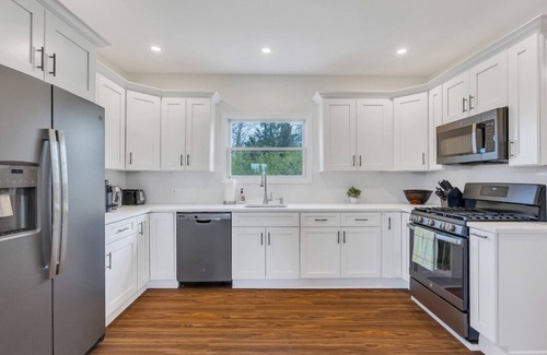 Aquebogue House | Cozy North Fork Home Among the Best Wineries in the Northeast, Minutes to.