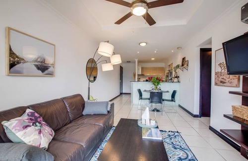 Santa Ana Apartment | Cozy Oasis:resort like swimming pool, Gym, Air condition, balcony with nice view