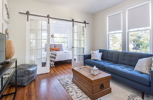 Historic Old Northeast Apartment | COZY OLD NORTHEAST/DOWNTOWN APARTMENT: CLOSE TO EVERYTHING