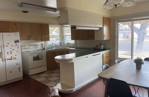 Logan House | Cozy Older Home Close to Campus, Downtown and Outdoor fun. Kid and Pet Friendly!