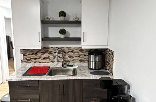 Moncton Apartment | Cozy One Bedroom Apartment in Moncton close to Magnetic Hill and Casino