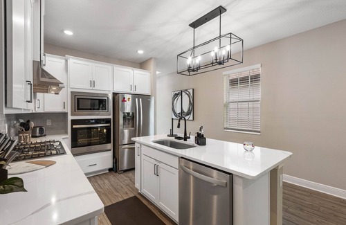 Reunion House | Cozy Pebbles - Three Bedroom House, Sleeps 8