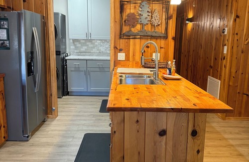 Pinetop Cabin | Cozy Pines Cabin Mountain Retreat, Pinetop Lakes CC, Golf Hike Bike Fish Relax!