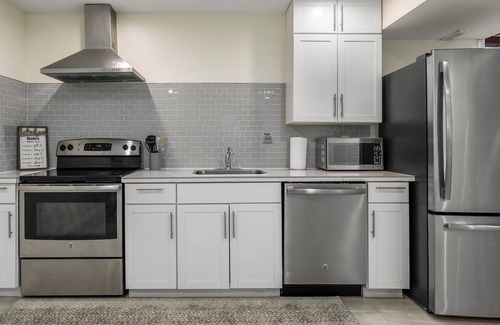 Southeast Calgary House | Cozy Place to Work and Unwind Sleeps 7