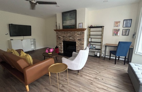 Southeast Calgary House | Cozy Place to Work and Unwind Sleeps 7