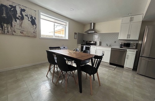 Southeast Calgary House | Cozy Place to Work and Unwind Sleeps 7