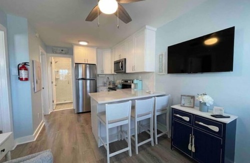 Seaside Heights Condo | Cozy Poolside Hideaway 2 Blocks to Beach - 4 Beach Badges + Linens & Towels