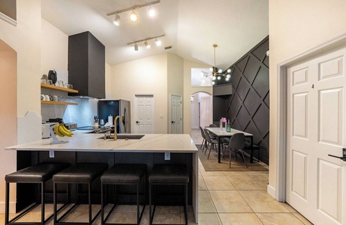 Sunrise Lakes Apartment | Cozy Queen BR + Pool Access Near Disney