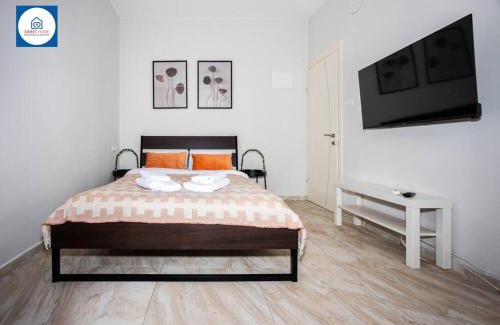 Netanya Apartment | Cozy Quiet Oasis in the Center