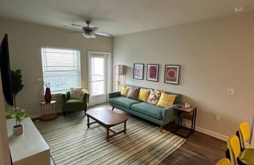 Lazybrook/Timbergrove Apartment | Cozy Quite City Home