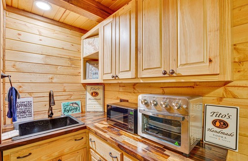 Quitman Cabin | Cozy Quitman Fishing Cabin Near Lake Fork!