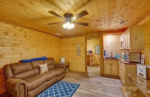 Quitman Cabin | Cozy Quitman Fishing Cabin Near Lake Fork!