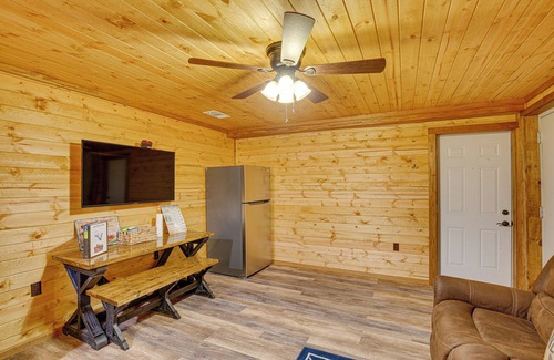 Quitman Cabin | Cozy Quitman Fishing Cabin Near Lake Fork!