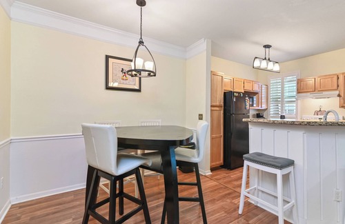 Kissimmee Apartment | Cozy Resort Condo near Disney - 2BR + Sofa Bed