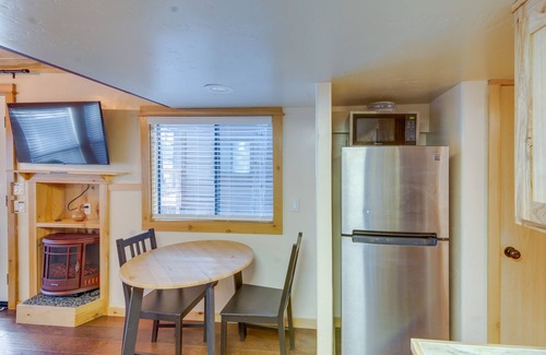 Lake Almanor Peninsula Cabin | Cozy & Restful Cabin, Steps to Lake Almanor